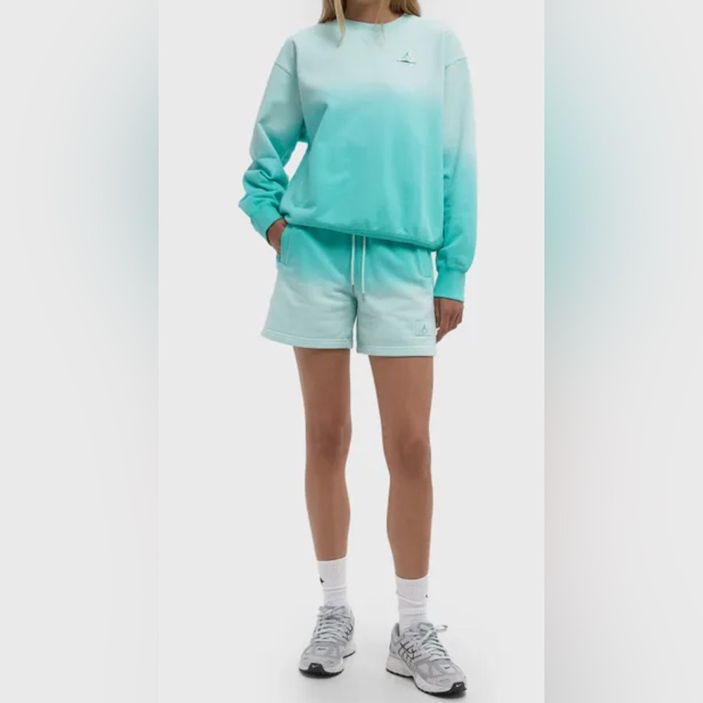 Jordan Women’s Fleece Dip Dye Crewneck & Matching Loose Shorts Size M
